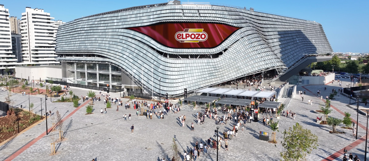 Imagen del Roig Arena de Valencia con el logotipo de ELPOZO.