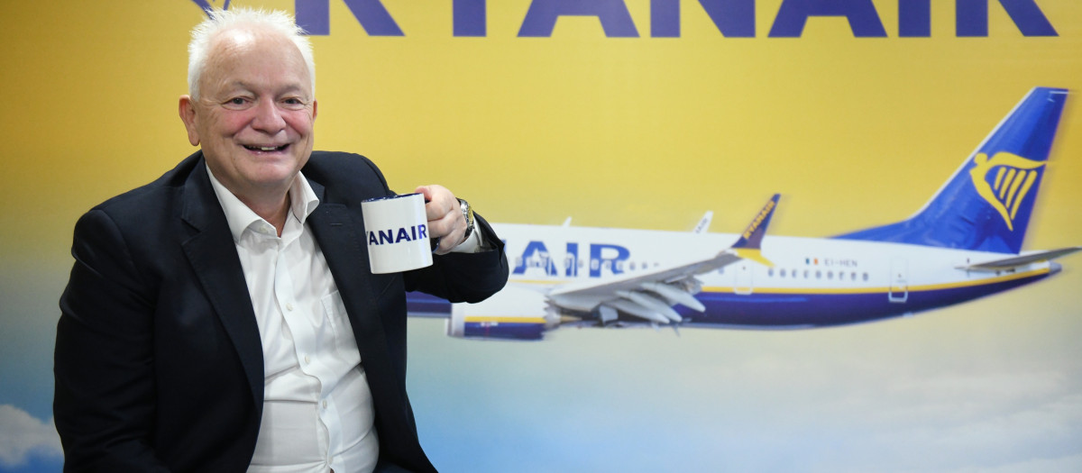 El consejero delegado de Ryanair, Eddie Wilson, durante una rueda de prensa
