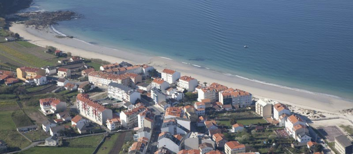 Una persona tiene que ser rescatada del mar en la Playa de Coira