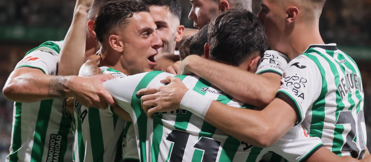 El Córdoba celebra uno de los goles