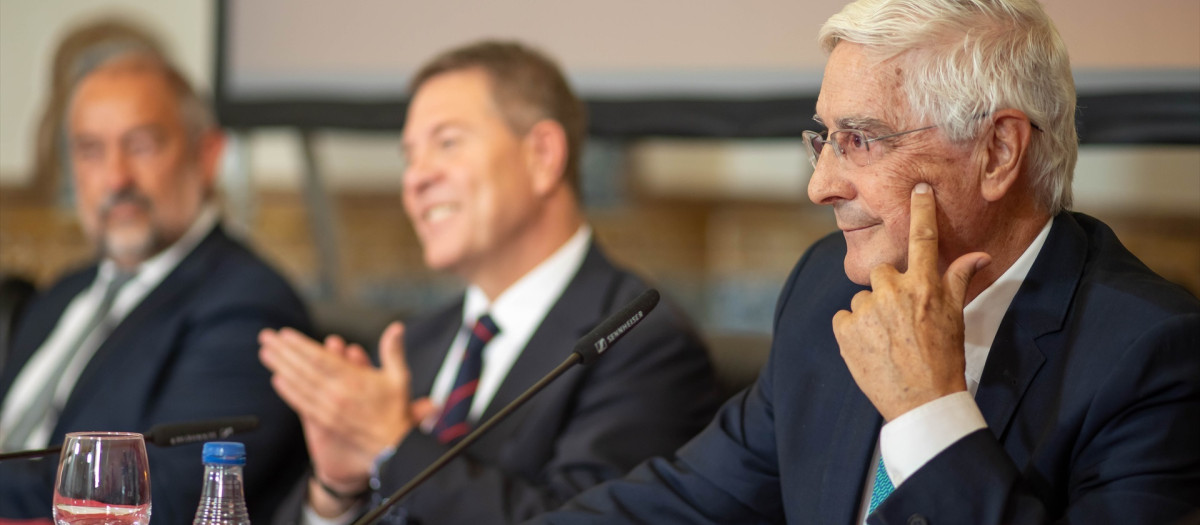 El expresidente José María Barreda toma posesión como presidente del Consejo Social de la UCLM, junto al presidente de Castilla-La Mancha, Emiliano García-Page.

REMITIDA / HANDOUT por JCCM
Fotografía remitida a medios de comunicación exclusivamente para ilustrar la noticia a la que hace referencia la imagen, y citando la procedencia de la imagen en la firma
09/9/2025
