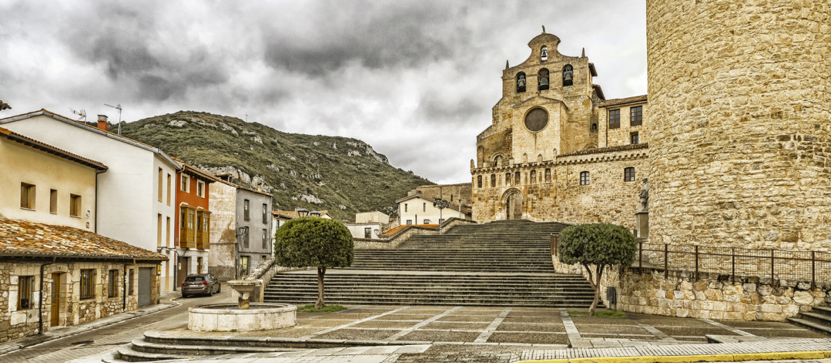 El increíble pueblo medieval de Castilla con un monasterio del siglo XI.