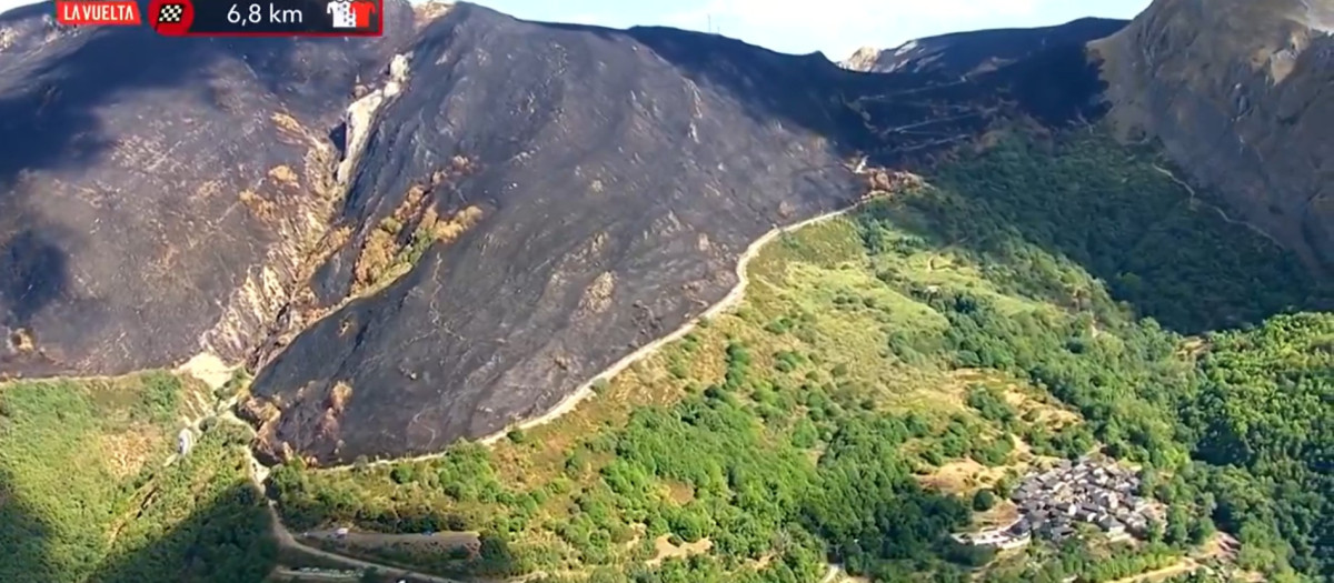 Imagen del Alto del Morredero calcinado por los incendios