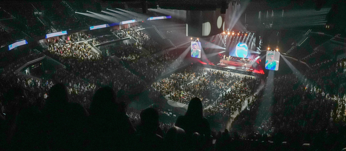 Imagen del Roig Arena lleno para el concierto de Camilo.