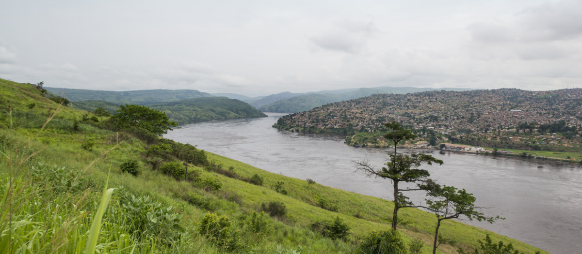 Puerto y ciudad de Matadi en el río Congo
