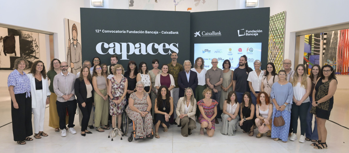 Imagen de la entrega de ayudas a 17 proyectos de inclusión