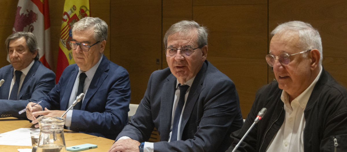 El secretario de Estado de Memoria Democrática, Fernando Martínez, inaugura el congreso ‘Franco en el Quinquenio Republicano: 1931-1936’ en el Centro Documental de la Memoria Histórica de Salamanca