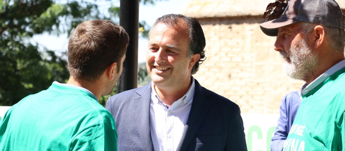 David Moreno

REMITIDA / HANDOUT por VOX
Fotografía remitida a medios de comunicación exclusivamente para ilustrar la noticia a la que hace referencia la imagen, y citando la procedencia de la imagen en la firma
17/9/2025