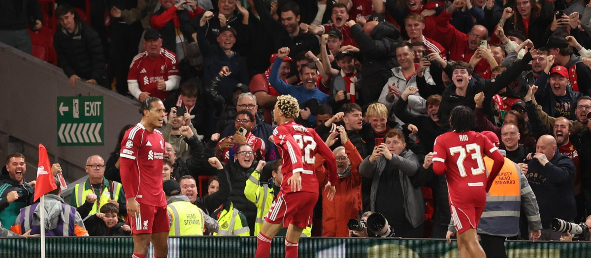 Virgil van Dijk celebra el gol de la victoria ante el Atlético