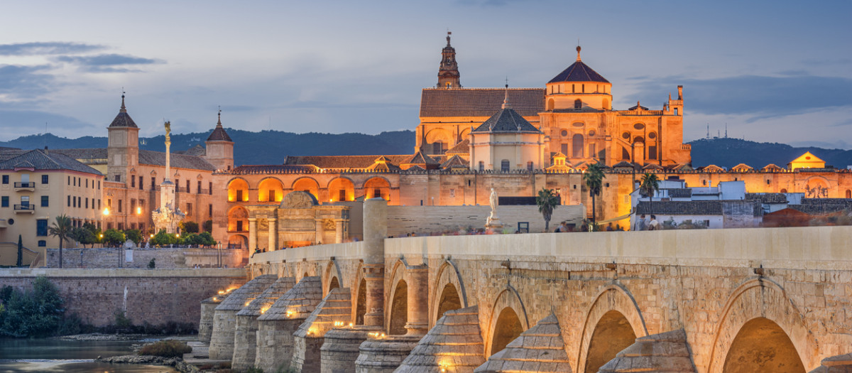 Puente romano sobre el río Guadalquivir en Córdoba.