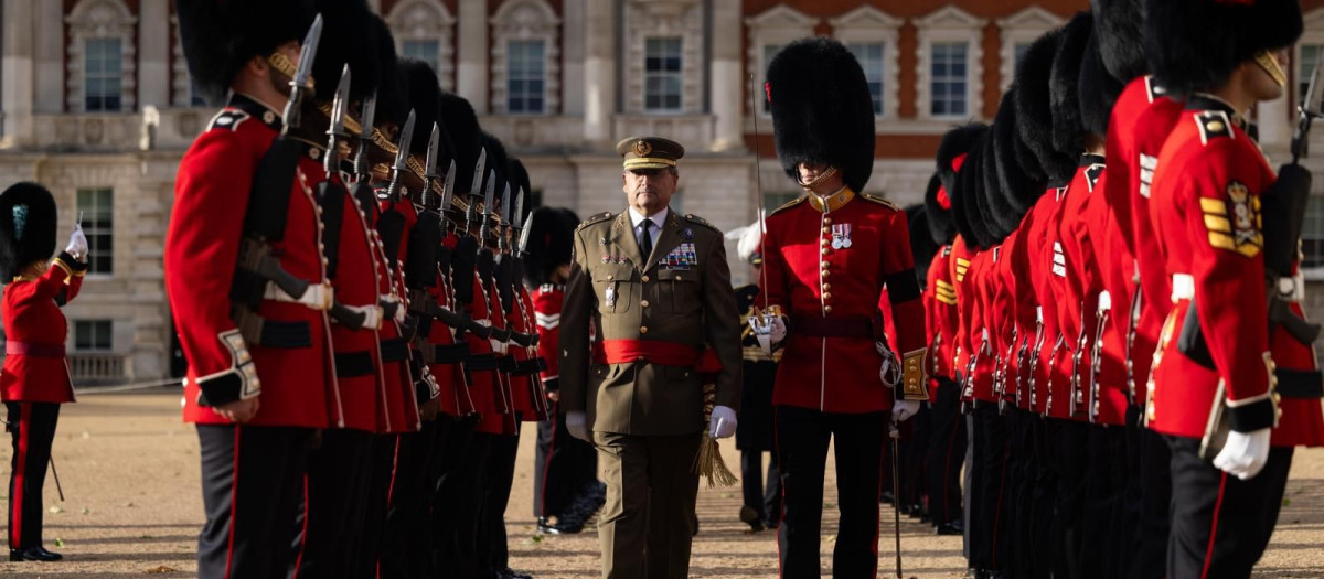 El Jefe de Estado Mayor del Ejército (JEME), general de Ejército Amador Enseñat y Berea, durante su visita oficial al Reino Unido