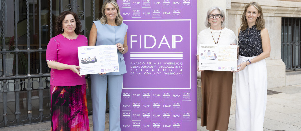Imagen de la presidenta Barrachina durante la presentación de la iniciativa