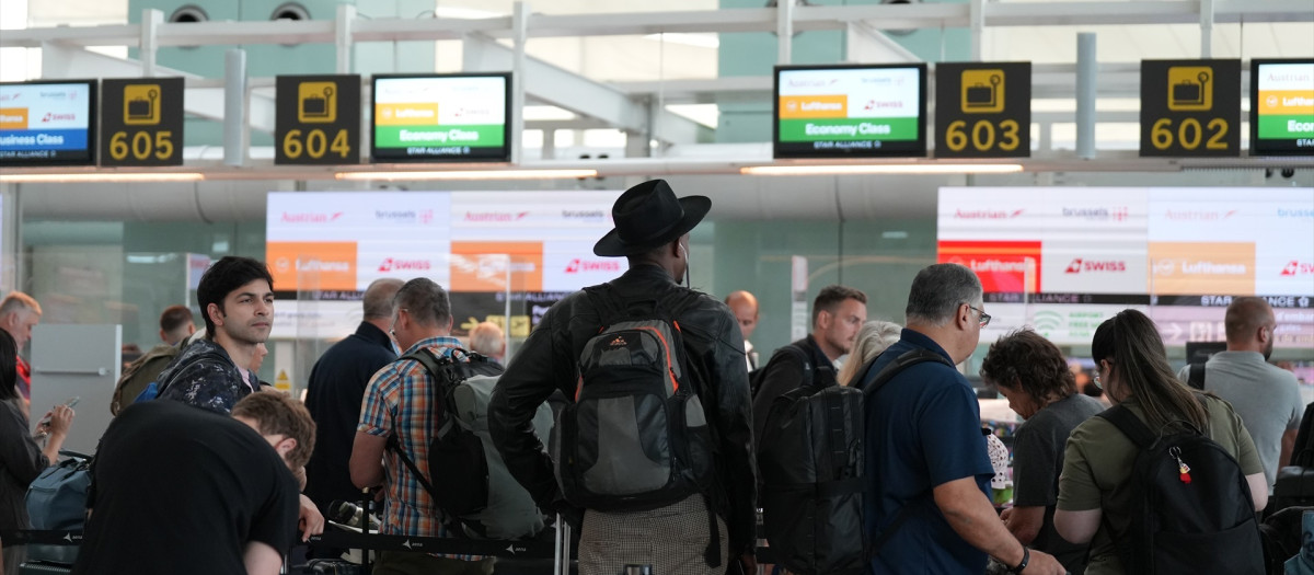 Viajeros en el aeropuerto de Barcelona-El Prat, en una imagen de archivo