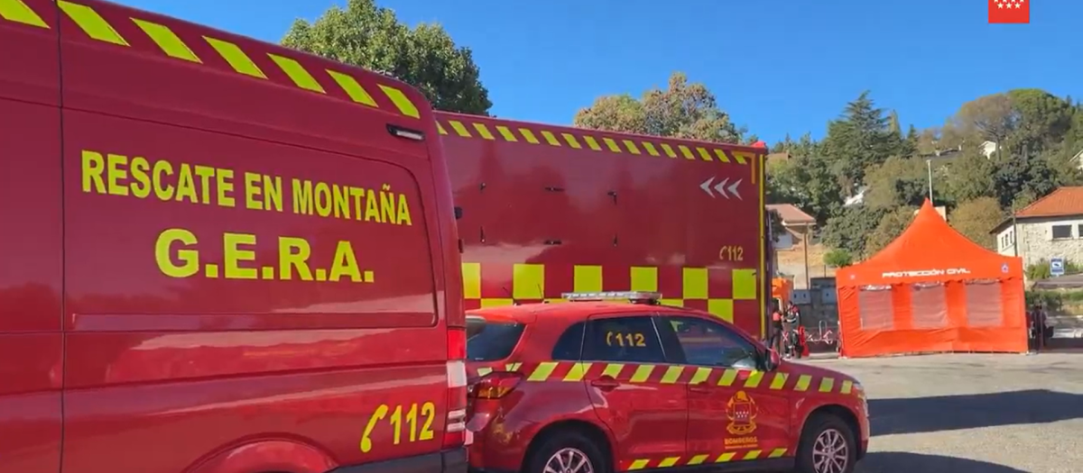 Puesto de mando de los servicios de emergencia ubicado en Miraflores de la Sierra