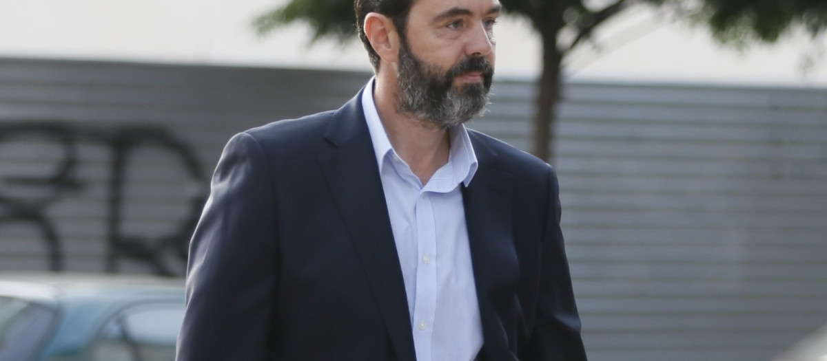 Imagen de archivo de Miguel López, yerno de la viuda del expresidente de la CAM y absuelto de su asesinato

JOAQUÍN P. REINA / EUROPA PRESS
06/10/2025