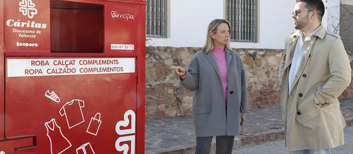 Contenedor de Ropa de Cáritas
