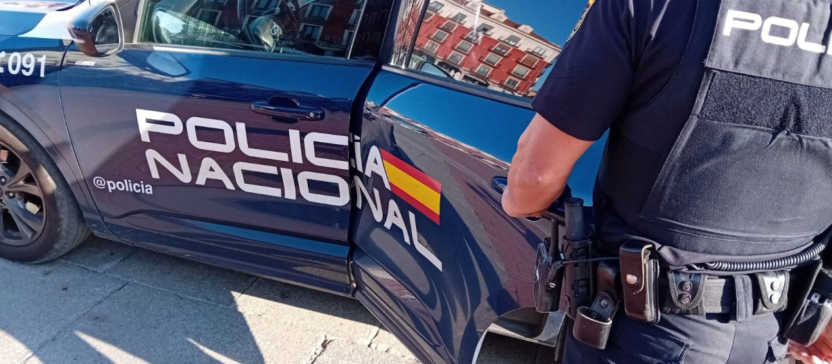 Imagen de archivo de un agente de la Policía Nacional en Valladolid