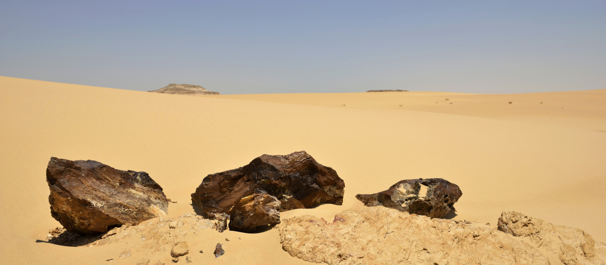 Meteorito en desierto del Sáhara