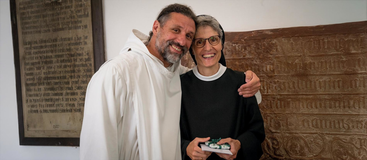 La Hermana Regina Hessler y el Hermano Thomas Hessler, hermanos mellizos que llevan una vida contemplativa