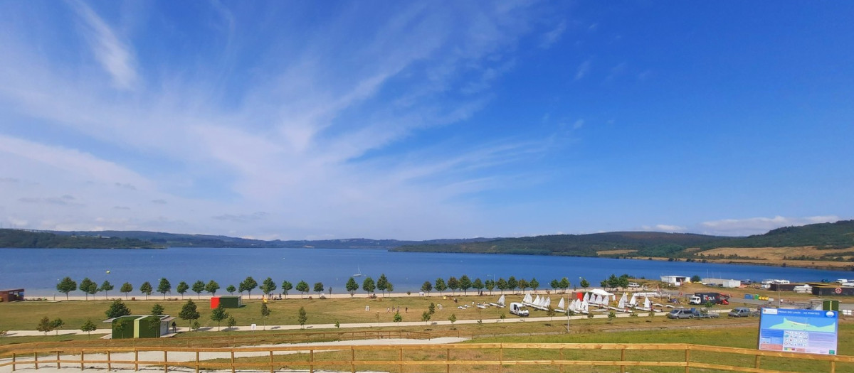 Playa en el Lago de As Pontes