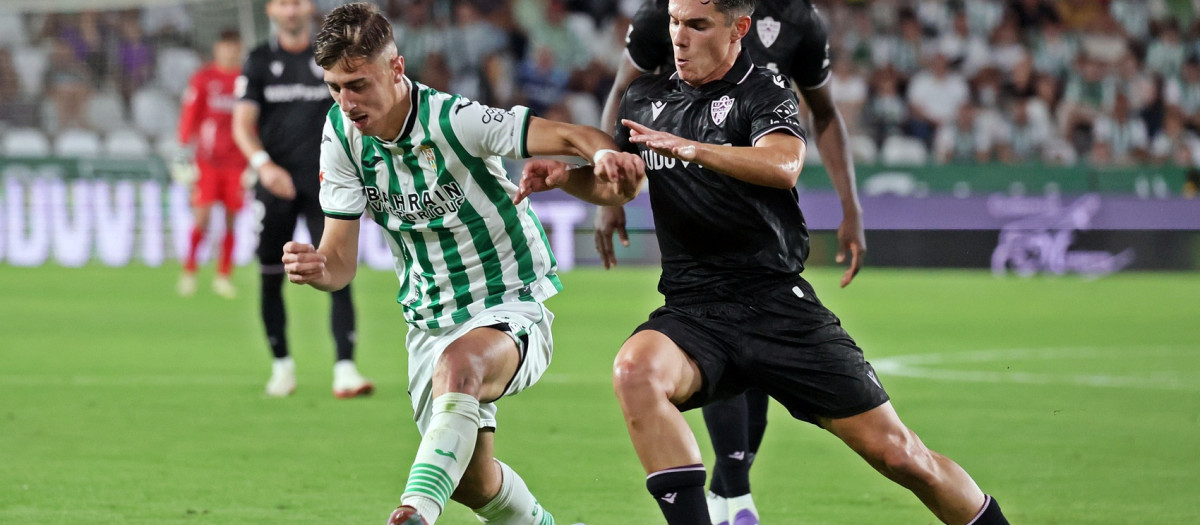 Requena ante Arribas en en el Córdoba-Almería