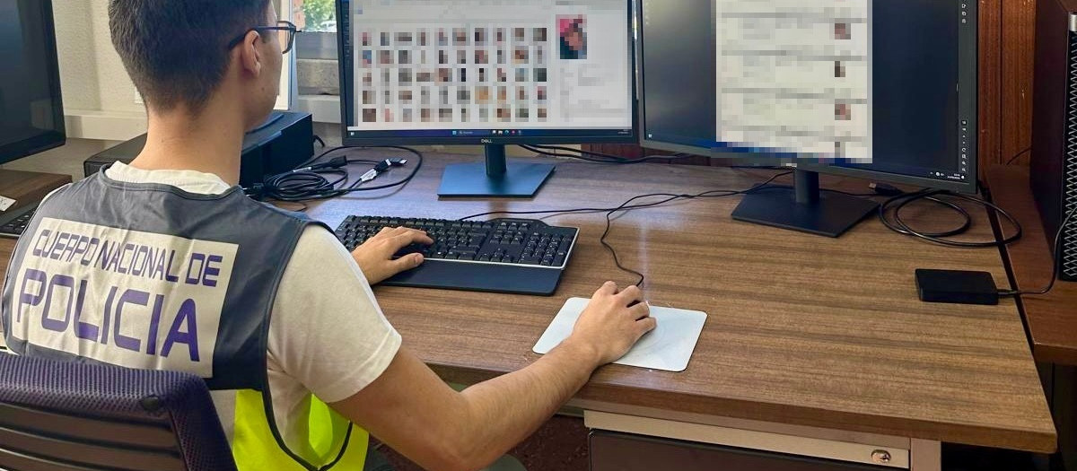 Agente de la Policía Nacional.

REMITIDA / HANDOUT por POLICÍA
Fotografía remitida a medios de comunicación exclusivamente para ilustrar la noticia a la que hace referencia la imagen, y citando la procedencia de la imagen en la firma
20/10/2025