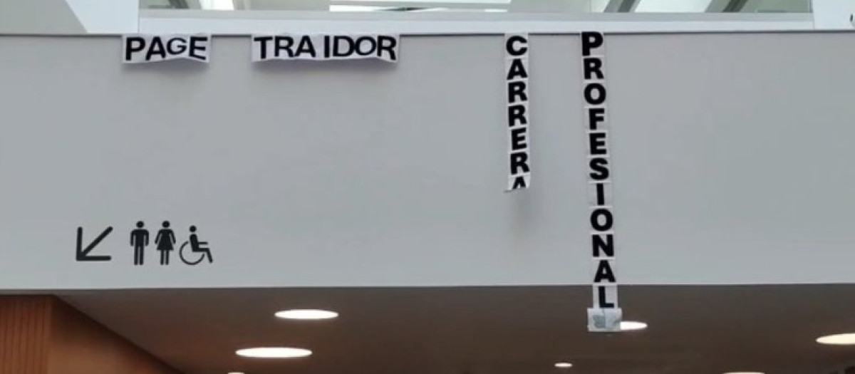Pancarta en el hospital de Toledo
