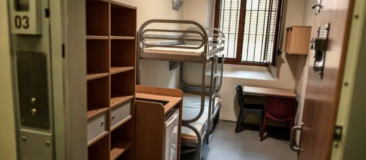 Interior de una celda en La Santé