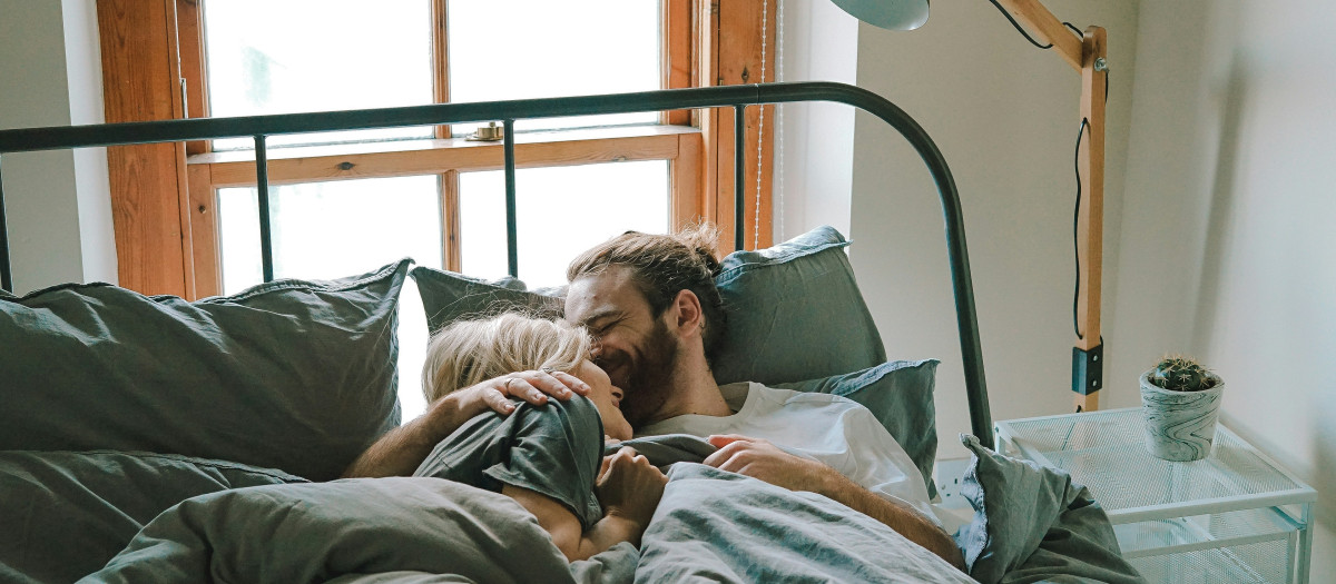 Dormir en pareja puede fortalecer los lazos emocionales
