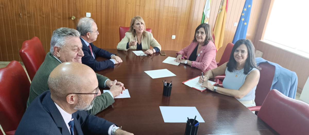 Comparecencia conjunta de los responsables sindicales y empresariales