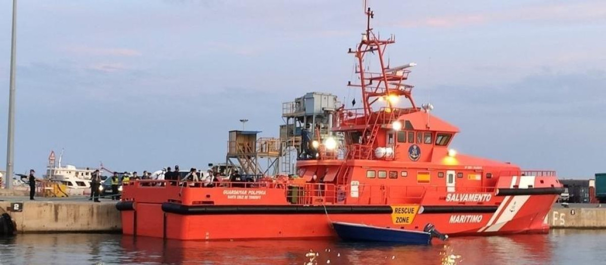 Salvamento Marítimo intercepta una patera llegando a Baleares
