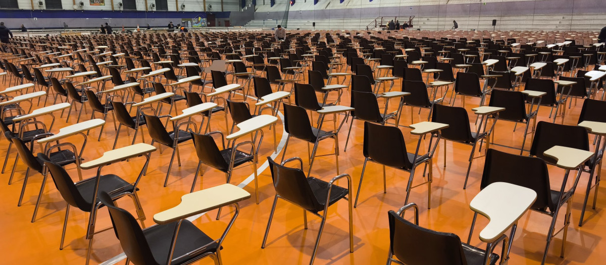 Imagen del polideportivo Santo Domingo antes de la realización del examen psicotécnico y de personalidad de las oposiciones