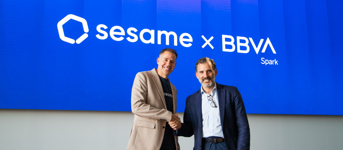 Imagen de Albert Soriano, CEO de Sesame y Miguel Ángel Alcalá, responsable de BBVA Spark en España