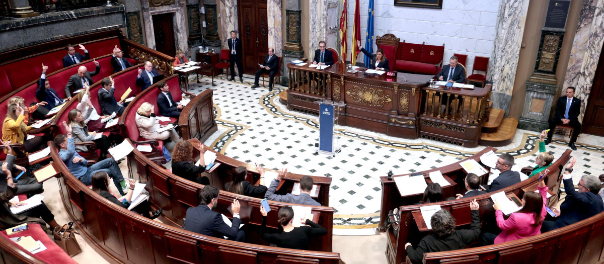Imagen de una de las votaciones celebradas este martes durante el Pleno del mes de octubre en el Ayuntamiento de Valencia