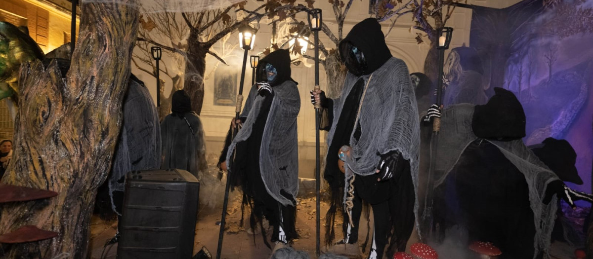 Los disfraces toman las calles de esta localidad en Halloween