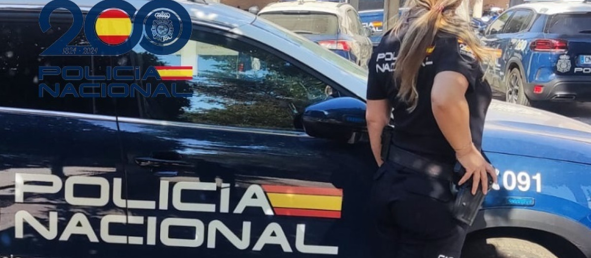 Imagen de archivo de una agente de la Policía Nacional