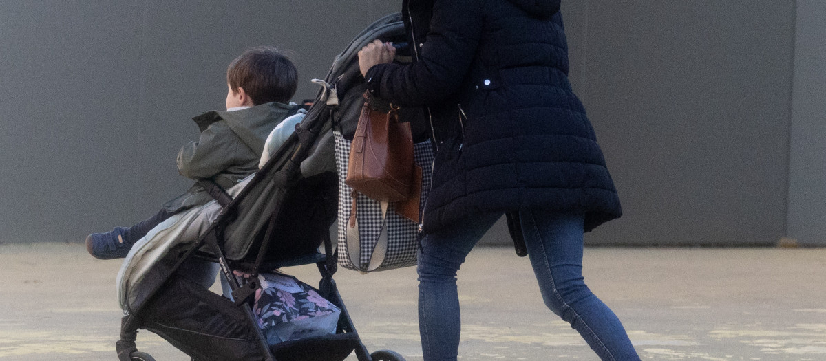 En España ya hay 1.944.800 hogares monoparentales, la mayoría formado por mujeres