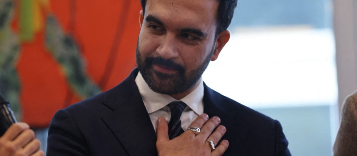 NEW YORK, NEW YORK - OCTOBER 31: New York City Mayoral Candidate Zohran Mamdani visits a cultural center for the elderly, where he participated in both tai chi and other cultural dances on October 31, 2025, in New York City. Mamdani continues to hold a substantial lead in the polls against his two opponents, as his message about the cost of living in America's largest city resonates with many New Yorkers.   Spencer Platt/Getty Images/AFP (Photo by SPENCER PLATT / GETTY IMAGES NORTH AMERICA / Getty Images via AFP)