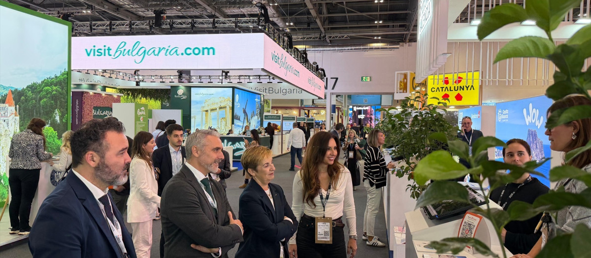 En el centro de la imagen, la consellera Marián Cano y la edil Ana Poquet