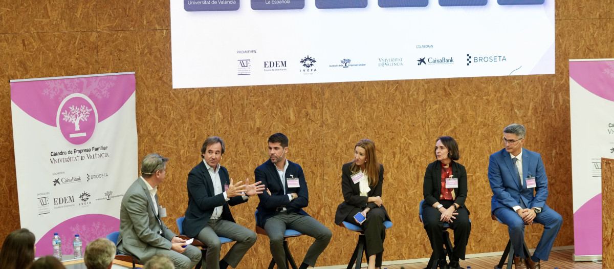 Mesa de empresarios de la Cátedra de Empresa Familiar de la Universitat de València