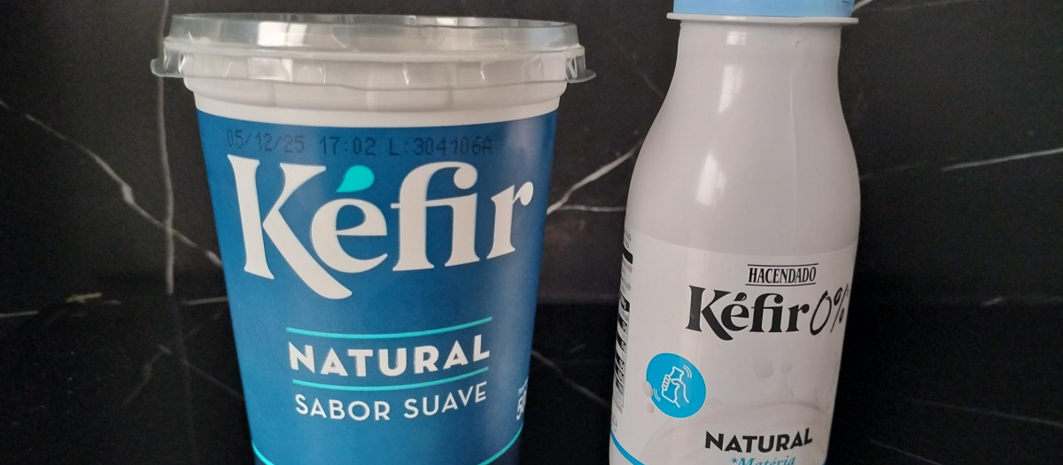 Imagen de parte del surtido de kéfir de Mercadona
