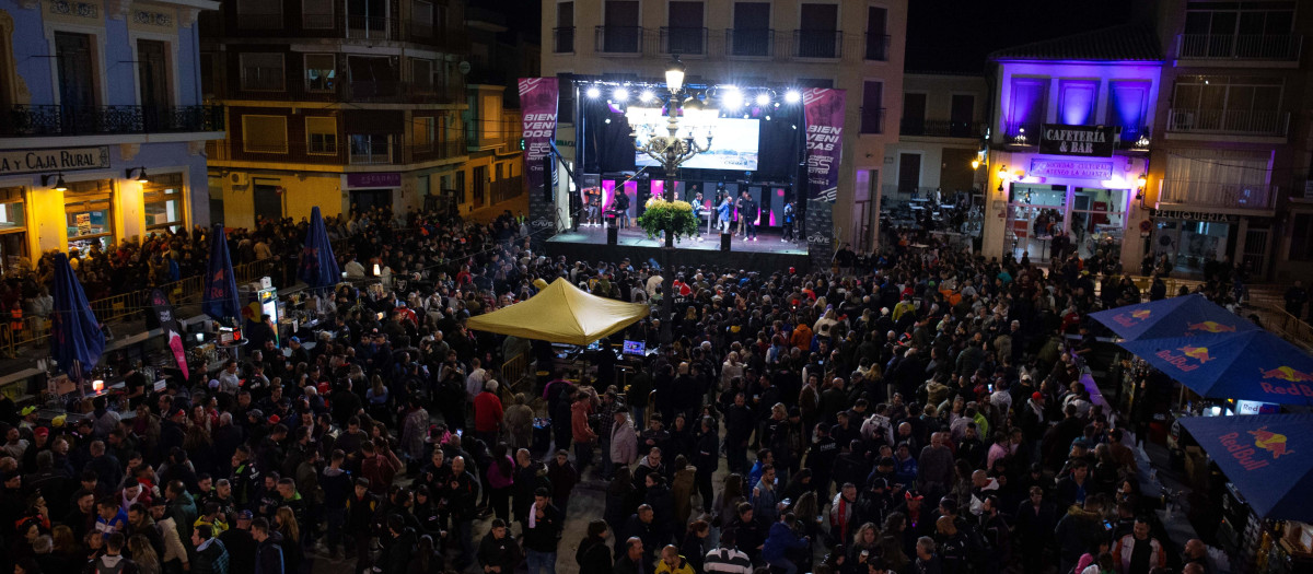 Imagen de archivo de una fiesta motera en Cheste con motivo del GP de Valencia.