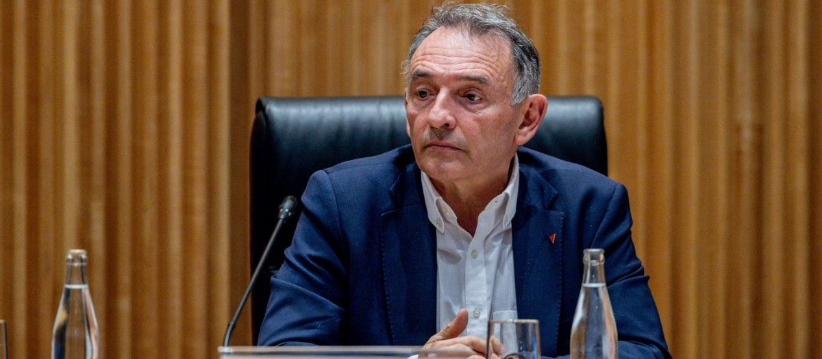 (Foto de ARCHIVO)
El diputado de Sumar Enrique Santiago durante la celebración de la Jornada ‘El futuro de la Jurisdicción Universal’ organizada por la Fundación Internacional Baltasar Garzón (FIBGAR), a 4 de noviembre de 2025, en Madrid (España). La Jornada se realiza a petición del Grupo Parlamentario Sumar.

Ricardo Rubio / Europa Press
04 NOVIEMBRE 2025;GARZÓN;JURISDICCIÓN;SUMAR;CONGRESO
04/11/2025