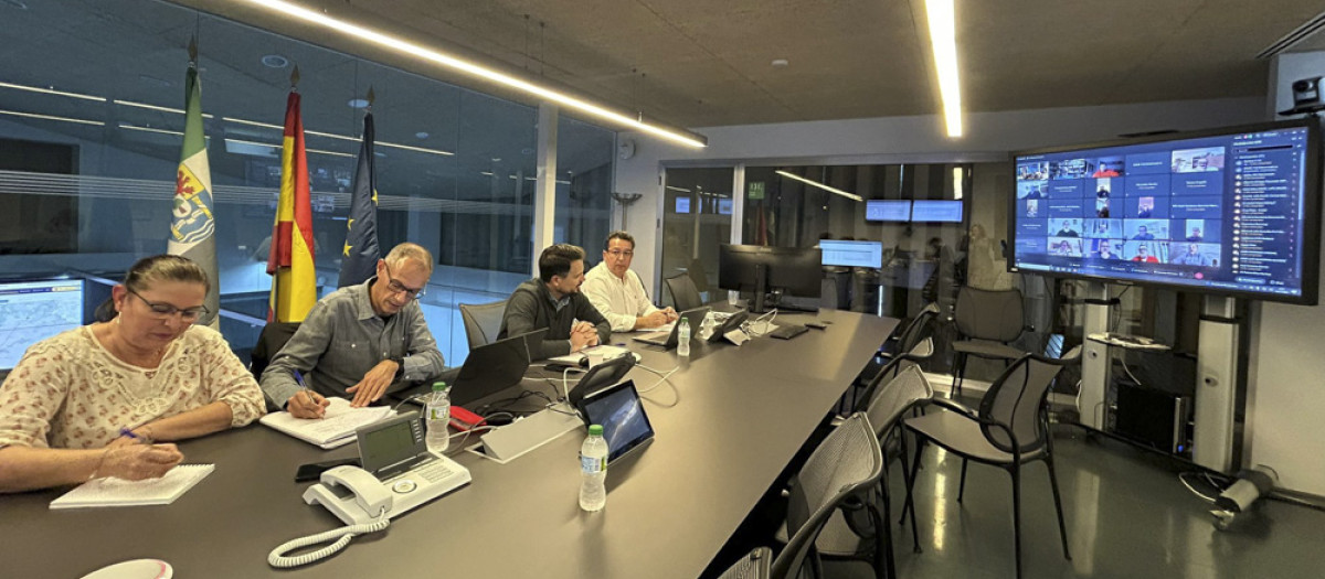 Reunión del CECOP de Extremadura ante el aviso rojo lanzado por la Aemet.