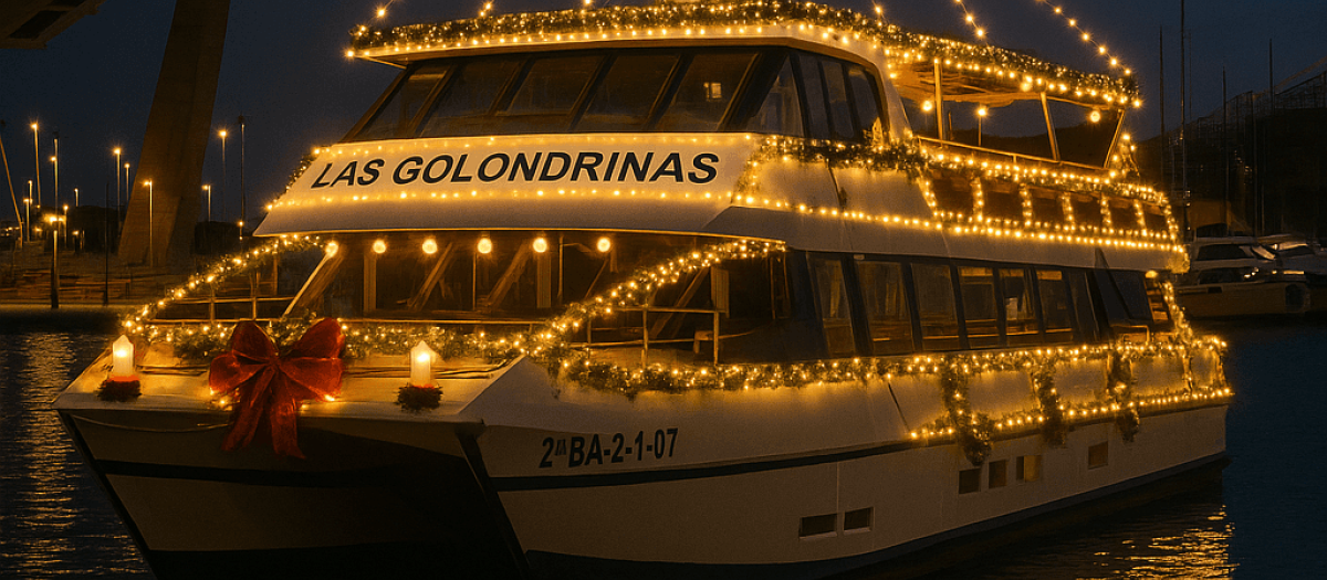 Una golondrina del puerto de Barcelona, iluminada por Navidad