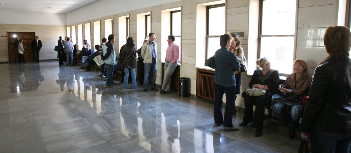 (Foto de ARCHIVO)
Piden 5 años de prisión para 3 acusados, 4 años para un cuarto y multas de hasta 50.000 euros por vender cocaína


07/5/2010