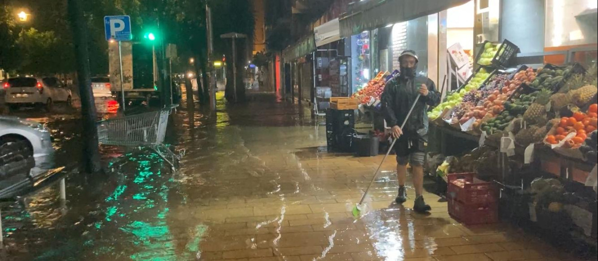 Un tramo de Gran Vía Parque, anegado