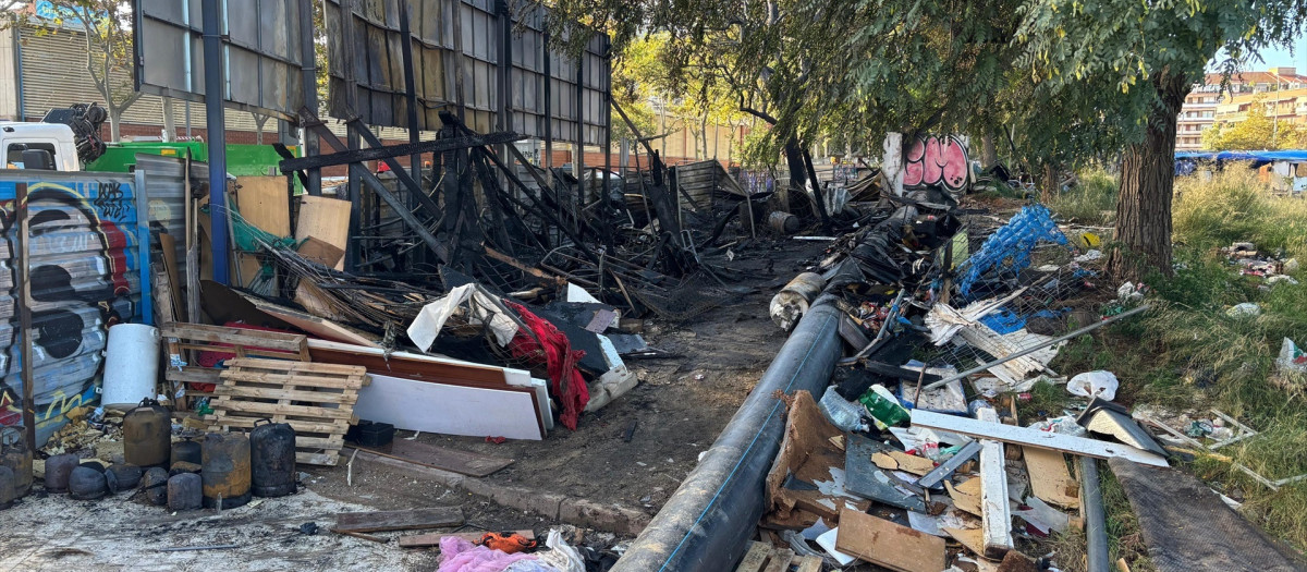 Asentamiento de la calle Bac de Roda tras el incendio sufrido este martes
