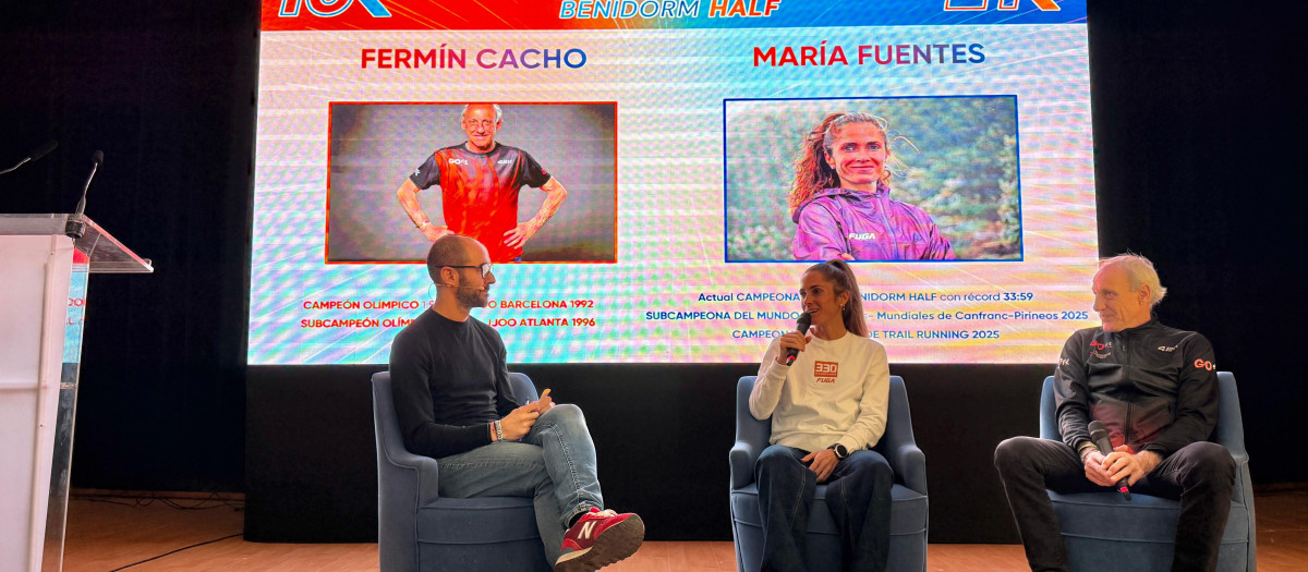 Imagen de los corredores María Fuentes y Fermín Cacho durante la presentación de la Benidorm Half 2025