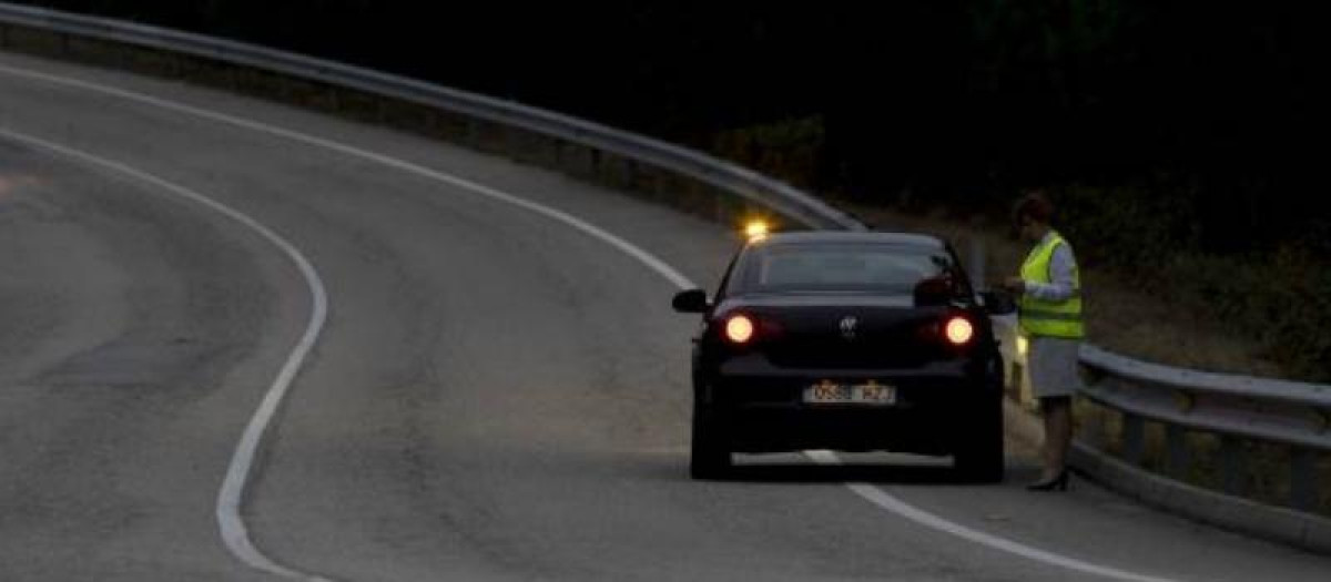 En caso de emergencia, mejor no olvidar jamás los cuatro intermitentes